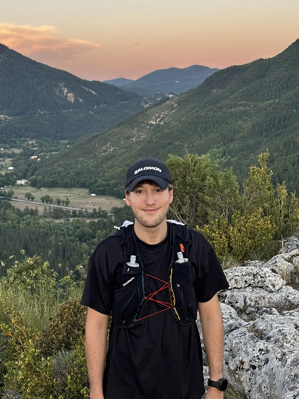 Jimmy Feron, brand designer, en trail dans les Alpes